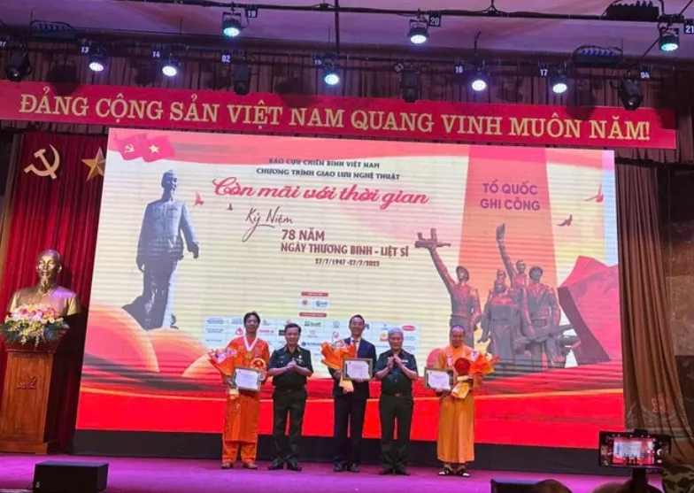 “Còn mãi với thời gian”: Giai điệu tri ân lan tỏa giá trị nhân văn - Ảnh 3.