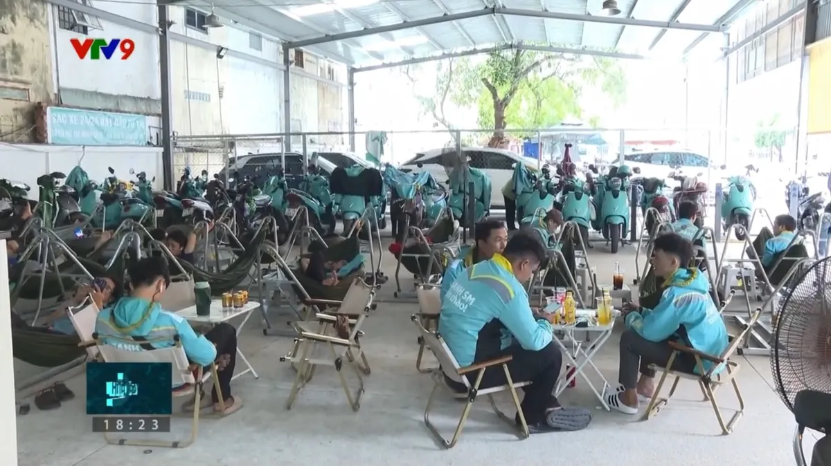 Mô hình vừa sạc vừa nghỉ ngơi hút nhiều tài xế xe công nghệ Mô hình vừa sạc vừa nghỉ ngơi hút nhiều tài xế xe công nghệ