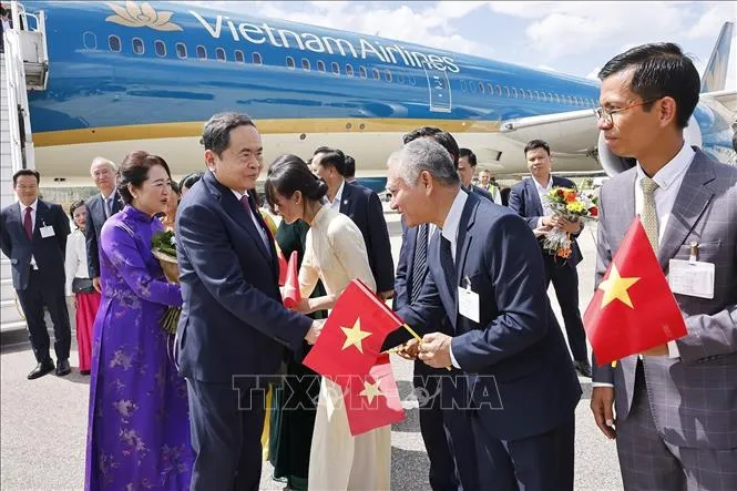 Chủ tịch Quốc hội Trần Thanh Mẫn tới Thụy Sĩ dự Hội nghị các Chủ tịch Quốc hội thế giới - Ảnh 2.
