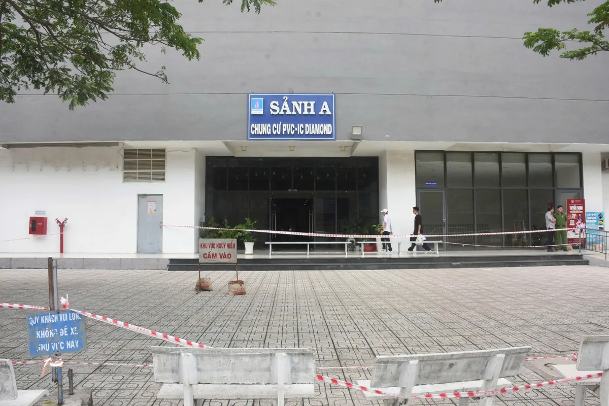 TP Hồ Chí Minh: Chung cư đang ở bị nứt, nhiều hộ dân lo lắng- Ảnh 4.