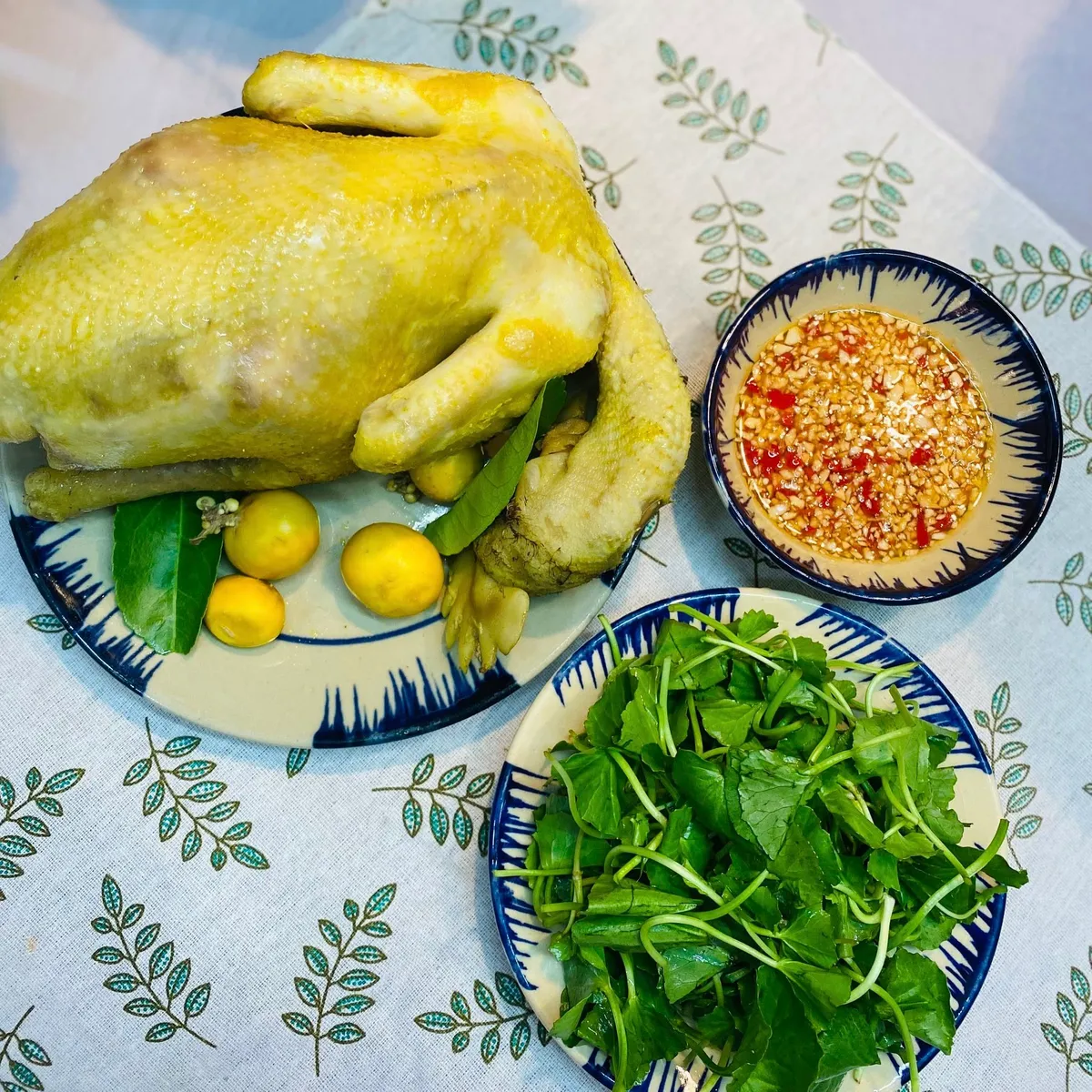 Giải nhiệt ngày Hè cùng món gỏi gà rau má - Ảnh 4.