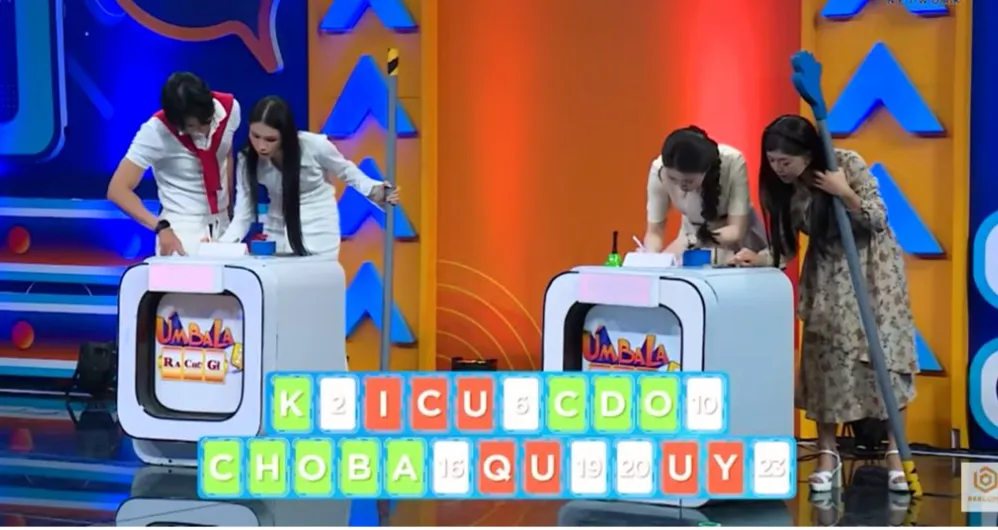Bích Ngọc ghi điểm khủng giành chiến thắng thuyết phục ở “Úm ba la ra chữ gì” - Ảnh 2.