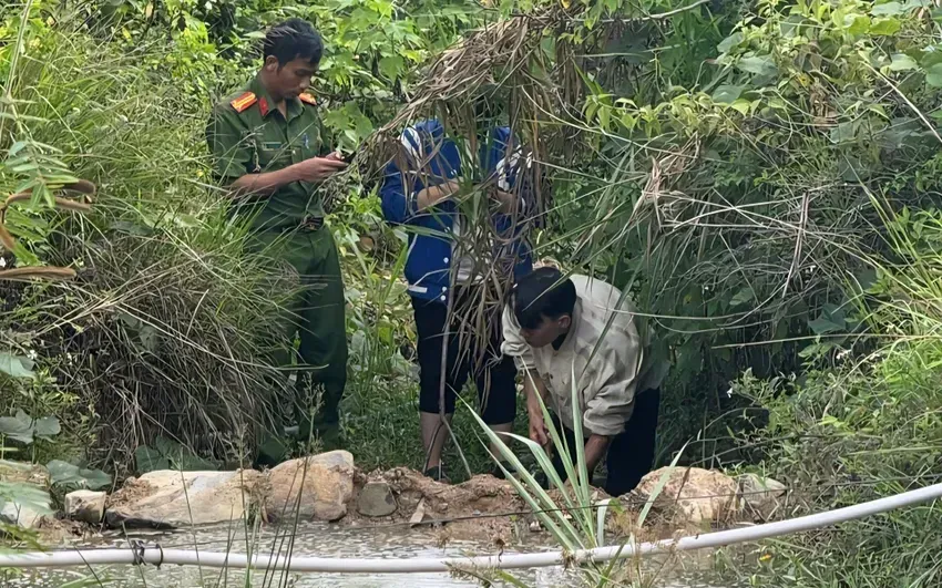Nơi phát hiện thi thể bé gái. (Ảnh: Nhân dân)