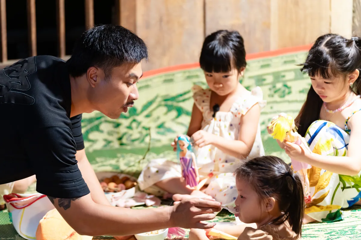 Bố ơi, mình đi đâu thế: Duy Hưng 'quay như chong chóng' chăm 4 con gái nhỏ - Ảnh 2.