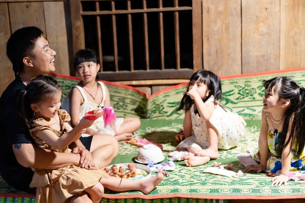 Bố ơi, mình đi đâu thế: Duy Hưng 'quay như chong chóng' chăm 4 con gái nhỏ - Ảnh 3.