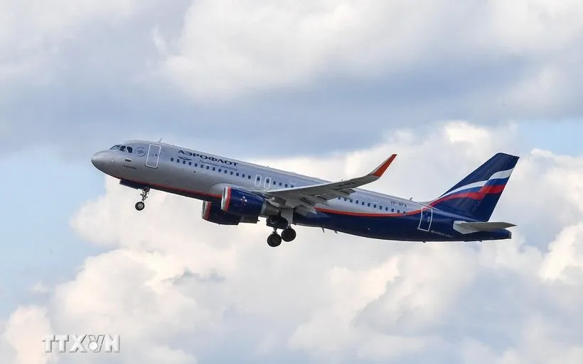 Máy bay của hãng hàng không Aeroflot cất cánh tại sân bay Sheremetyevo, ngoại ô Moscow, Nga. (Ảnh: AFP/TTXVN) Máy bay của hãng hàng không Aeroflot cất cánh tại sân bay Sheremetyevo, ngoại ô Moscow, Nga. (Ảnh: AFP/TTXVN)