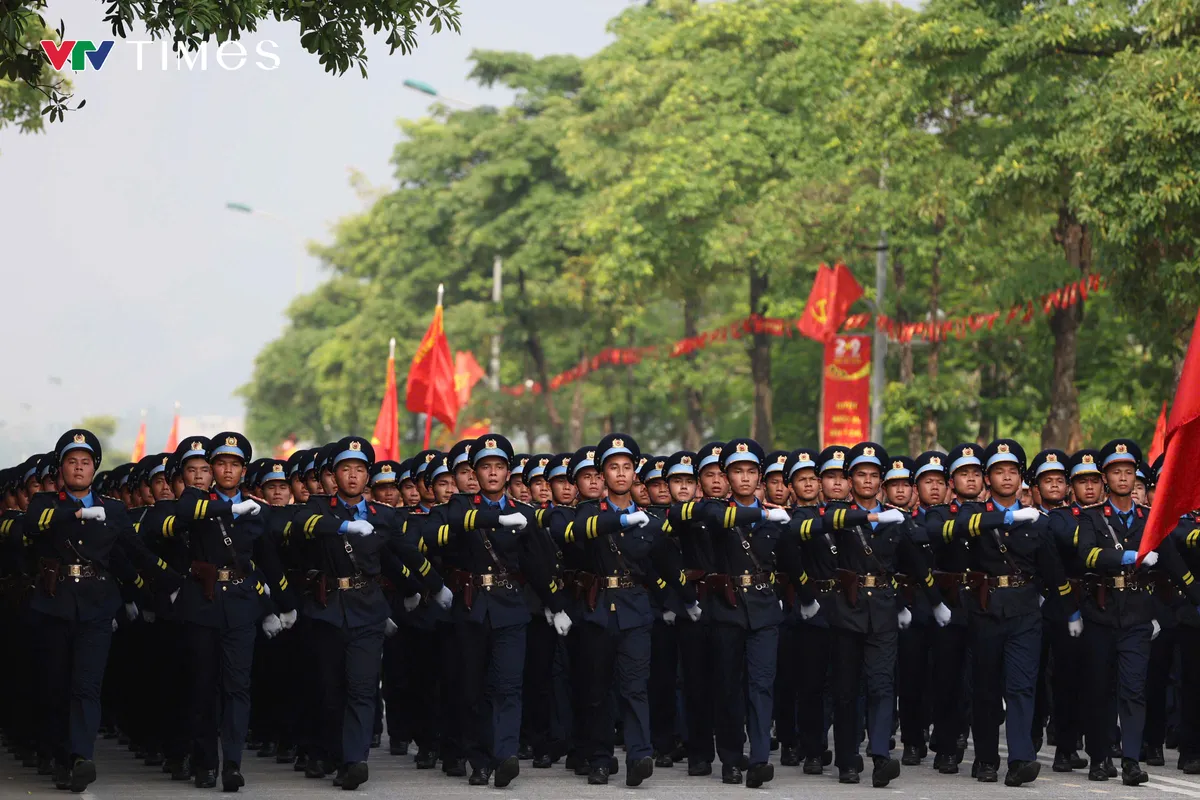 Lực lượng CAND kiên cường luyện tập, sẵn sàng cho sự kiện trọng đại của đất nước - Ảnh 1.