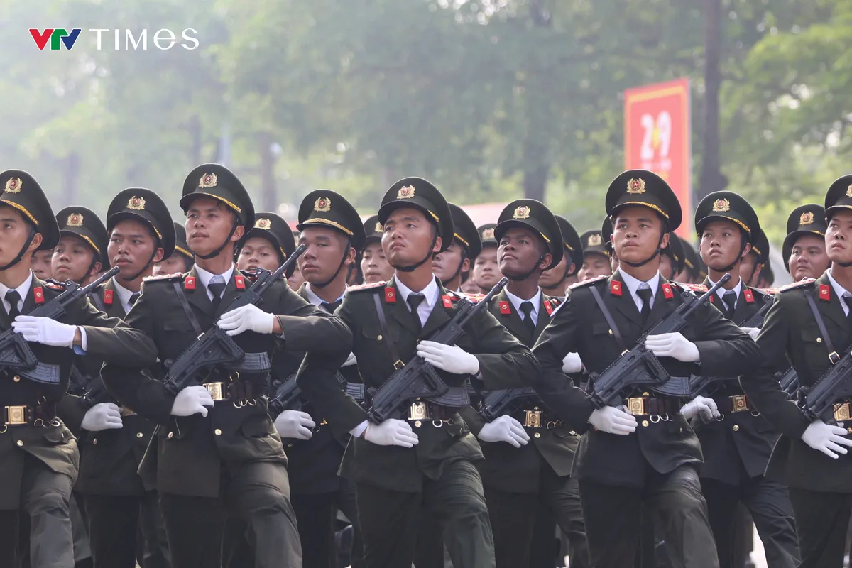 Lực lượng CAND kiên cường luyện tập, sẵn sàng cho sự kiện trọng đại của đất nước - Ảnh 6.
