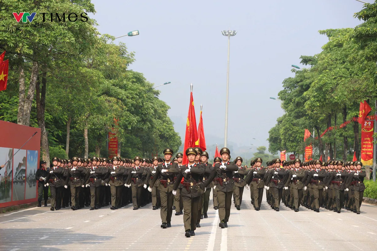 Lực lượng CAND kiên cường luyện tập, sẵn sàng cho sự kiện trọng đại của đất nước - Ảnh 5.