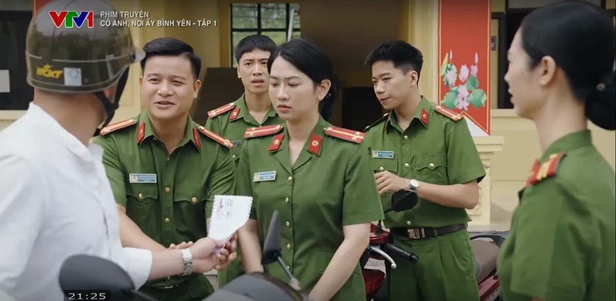 Có anh, nơi ấy bình yên - Tập 1: Anh rể Huy có quan hệ sâu rộng với nhiều quan chức - Ảnh 12.