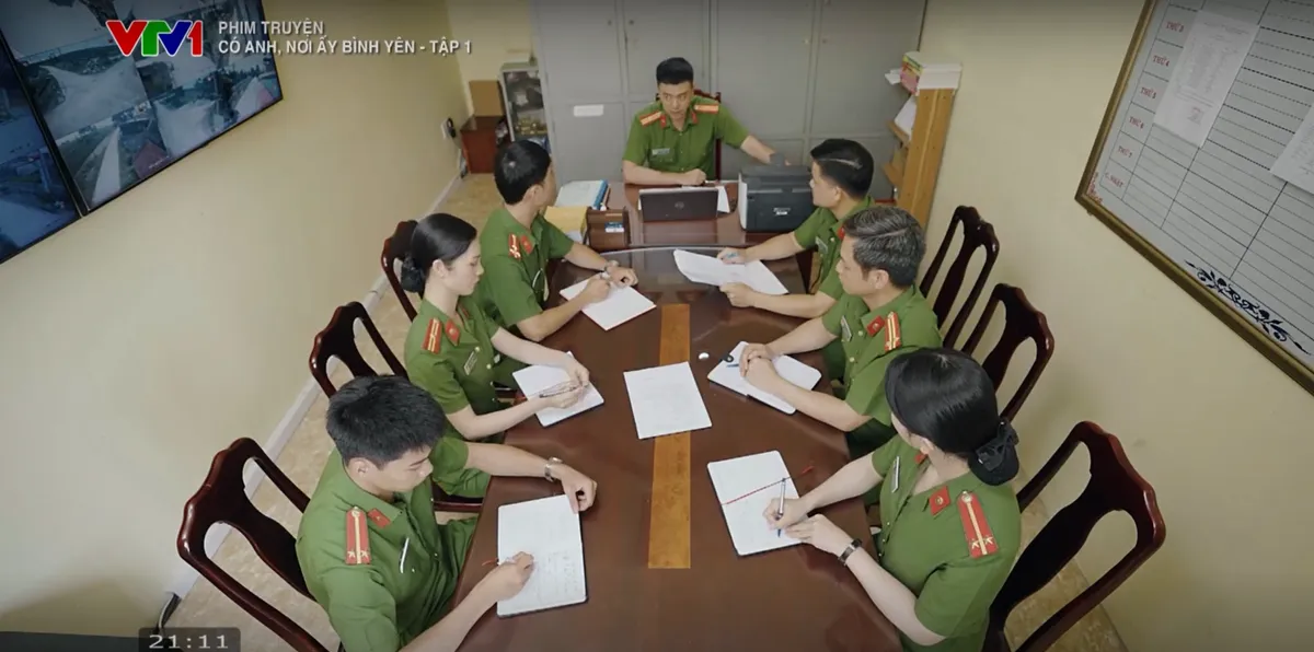 Có anh, nơi ấy bình yên - Tập 1: Anh rể Huy có quan hệ sâu rộng với nhiều quan chức - Ảnh 11.