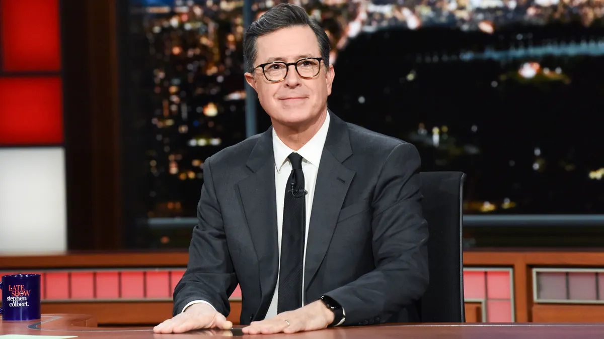 Vì sao Đài CBS hủy bỏ chương trình  "The Late Show with Stephen Colbert"? - Ảnh 1.