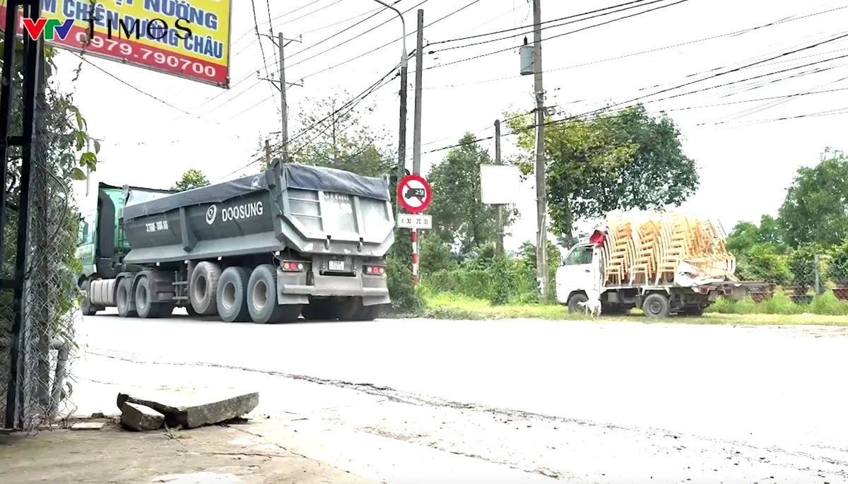 Đồng Nai: Xử lý tình trạng xe trọng tải lớn đi vào đường cấm- Ảnh 2.