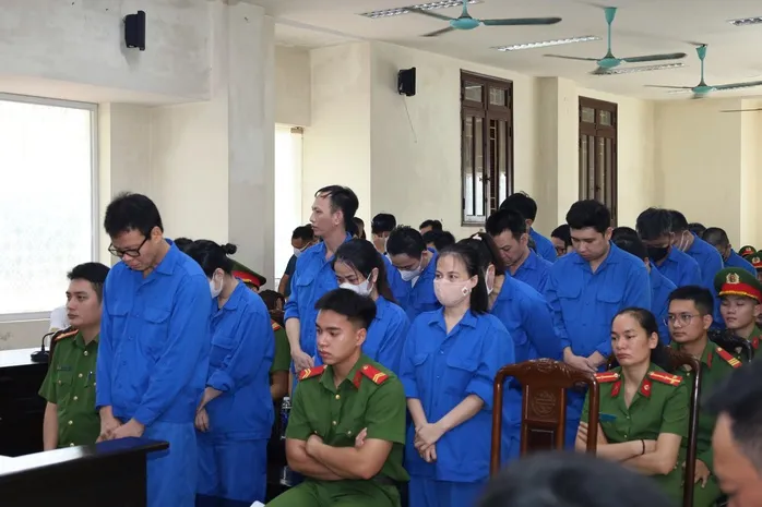 Cựu Tổng Biên tập Tạp chí Môi trường và Đô thị Việt Nam lĩnh 13 năm 6 tháng tù  - Ảnh 1.