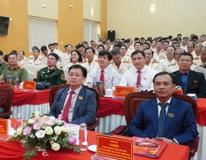 Đảng bộ Công an tỉnh Quảng Ngãi xây dựng Đảng bộ thật sự trong sạch, vững mạnh - Ảnh 2.