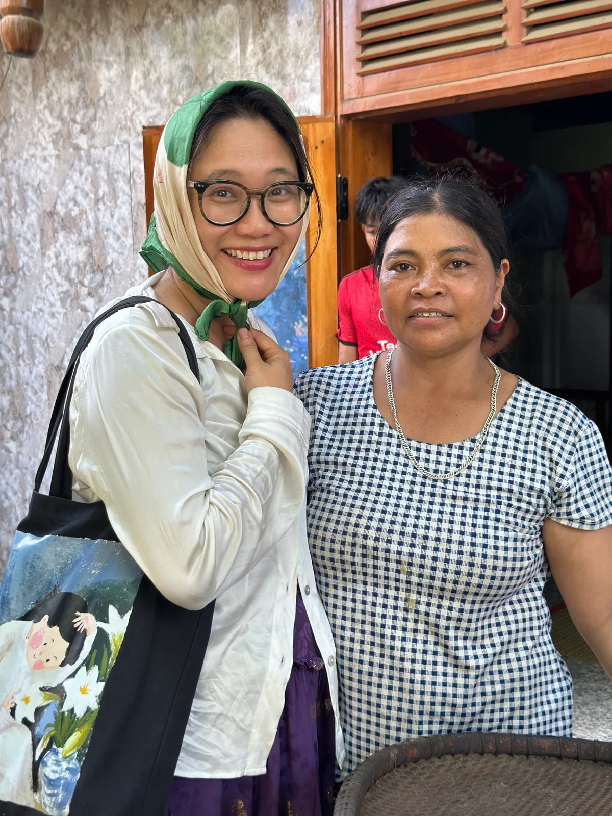 T&acirc;y tiến - H&agrave;nh tr&igrave;nh xuy&ecirc;n m&acirc;y, dệt nắng- Ảnh 4.