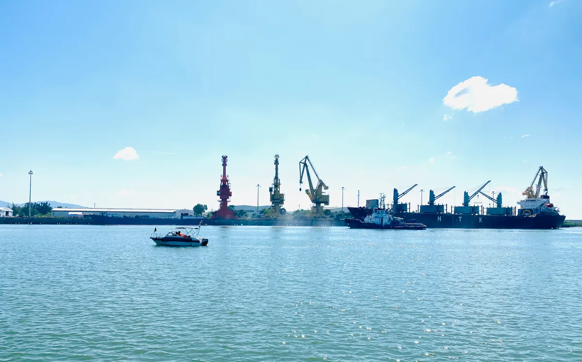 TP Hồ Chí Minh kết nối cảng biển, tăng lợi thế cạnh tranh- Ảnh 2. TP Hồ Chí Minh kết nối cảng biển, tăng lợi thế cạnh tranh- Ảnh 2.