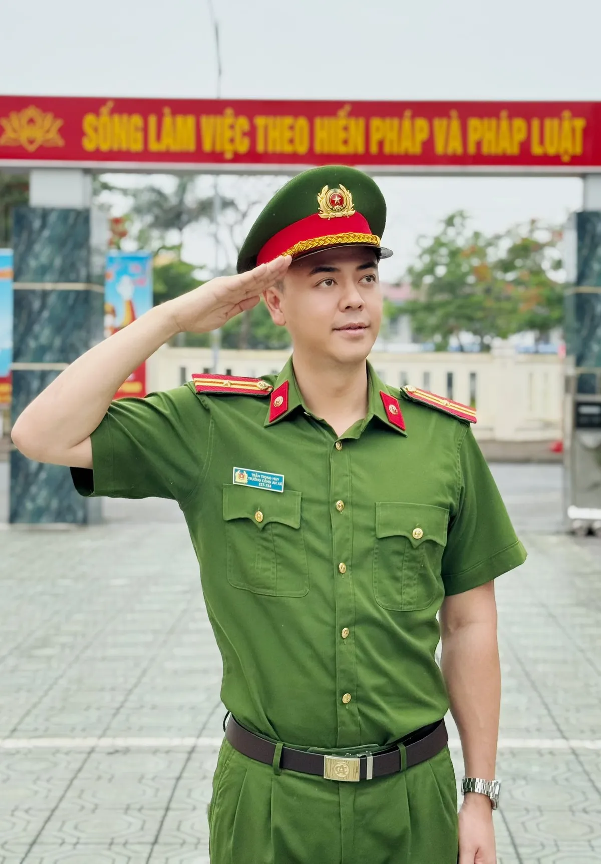 Diễn viên Tuấn Tú "choáng" vì kịch bản khó của Có anh, nơi ấy bình yên - Ảnh 1.