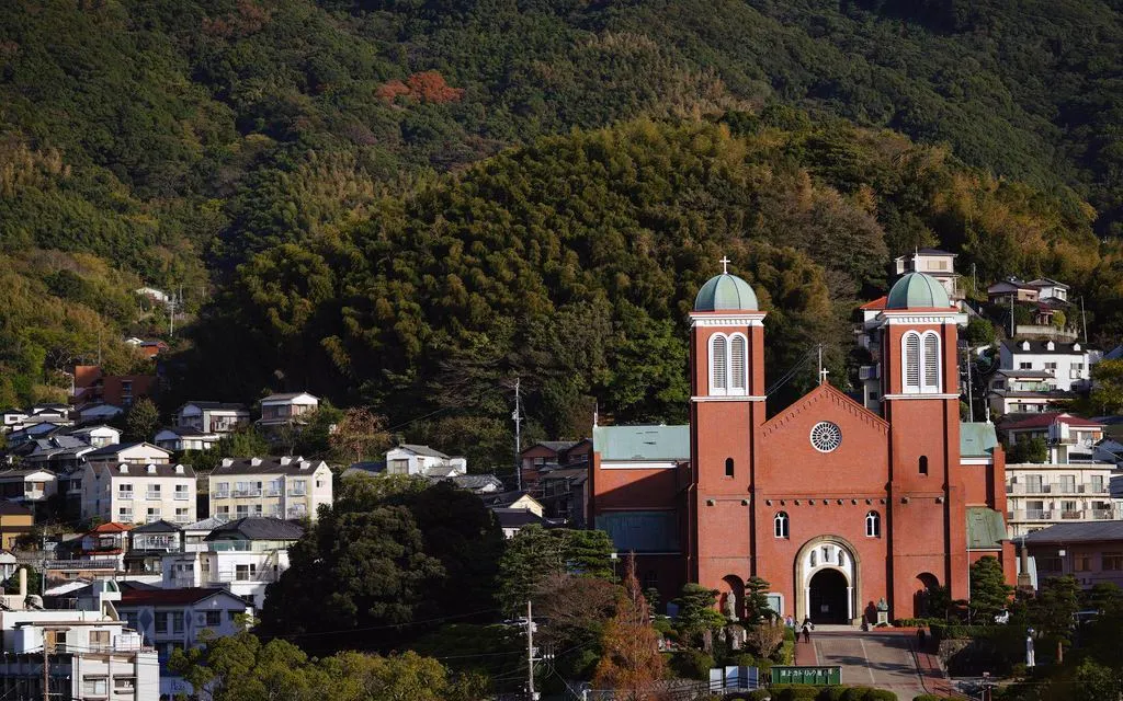 Nhà thờ Urakami ở thành phố Nagasaki, Nhật Bản, nhìn từ bên ngoài ngày 16/11/2019. (Ảnh: AP) Nhà thờ Urakami ở thành phố Nagasaki, Nhật Bản, nhìn từ bên ngoài ngày 16/11/2019. (Ảnh: AP)