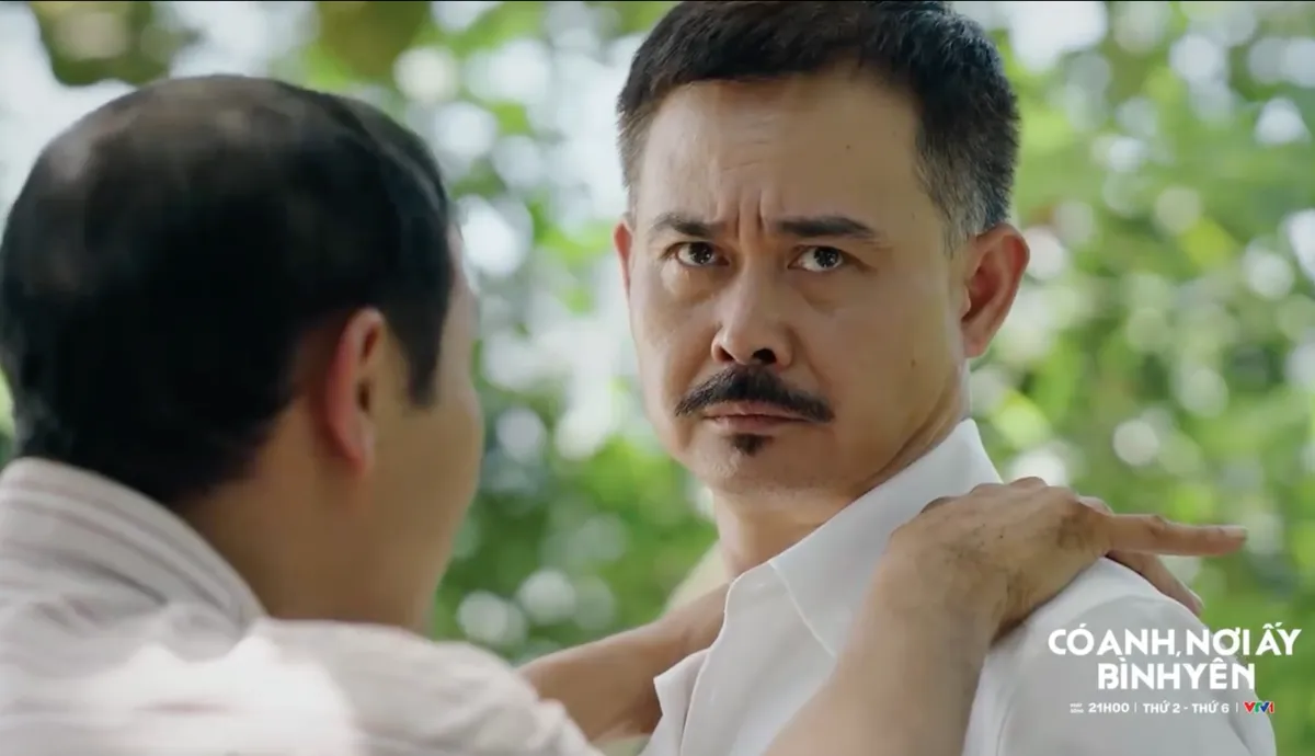 Có anh, nơi ấy bình yên - Tập 3: Chủ tịch Thứ bất ngờ bị tố cáo, Huy ráo riết truy bắt đối tượng nghiện - Ảnh 2.