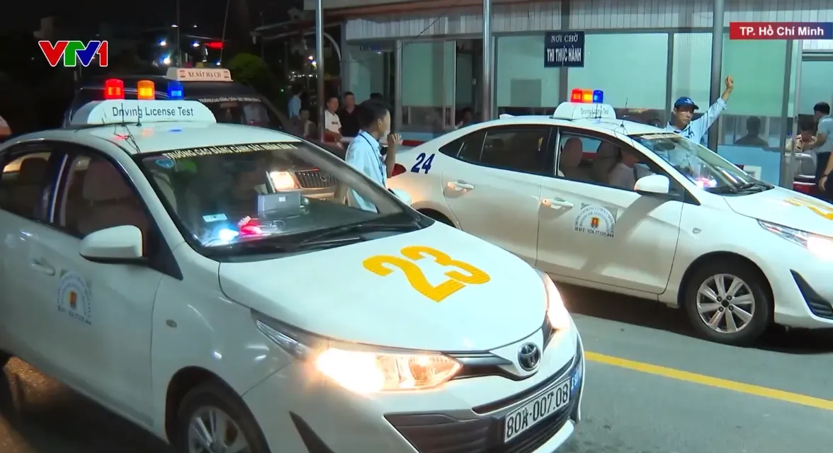 TP Hồ Chí Minh tổ chức sát hạch lái xe xuyên đêm - Ảnh 1.