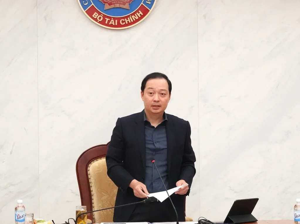 Sửa đổi Luật Quản l&yacute; nợ c&ocirc;ng, đẩy mạnh ph&acirc;n cấp, ph&acirc;n quyền, khơi th&ocirc;ng nguồn lực - Ảnh 1.webp