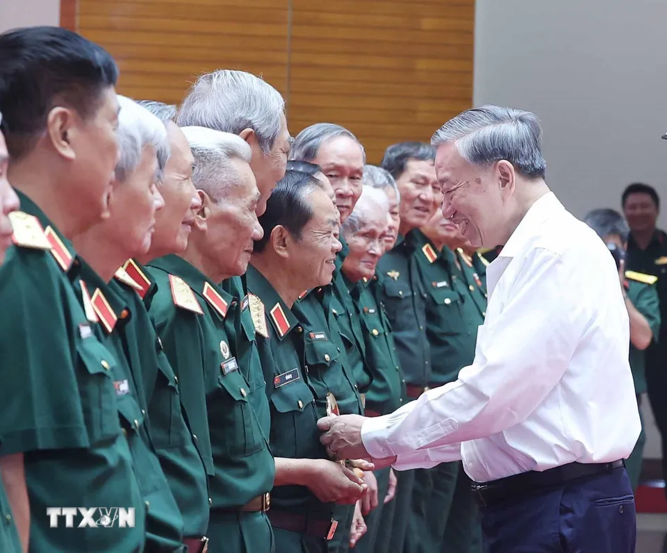 Tổng Bí thư Tô Lâm gặp mặt cán bộ lão thành cách mạng, Anh hùng lực lượng vũ trang nhân dân - Ảnh 3.