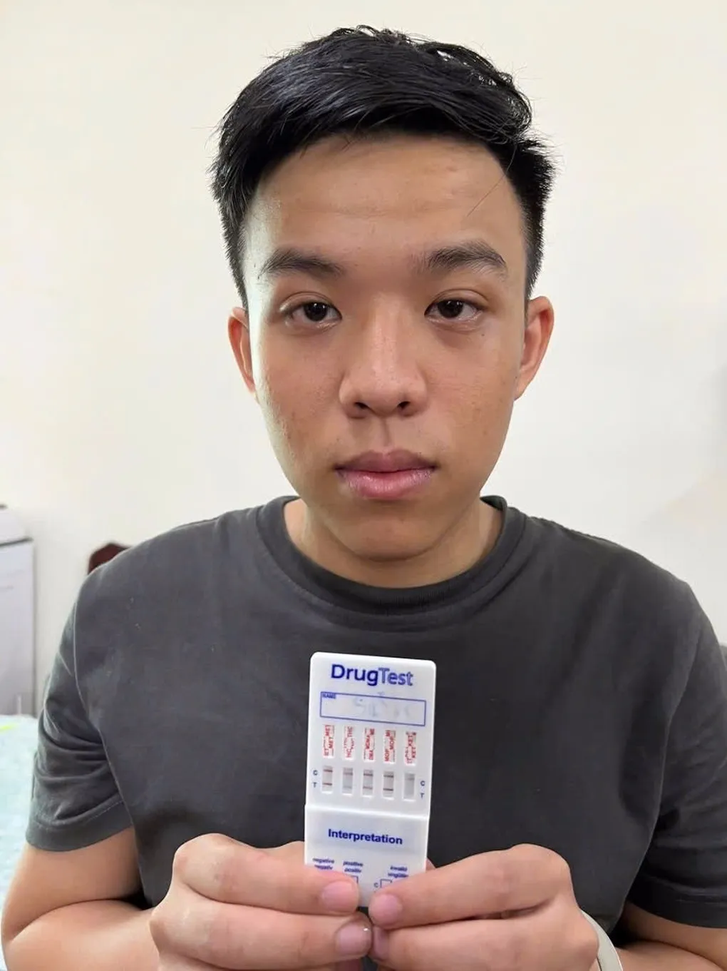 Phá đường dây mua bán ma túy từ Campuchia, bắt đối tượng truy nã đặc biệt nguy hiểm- Ảnh 1.