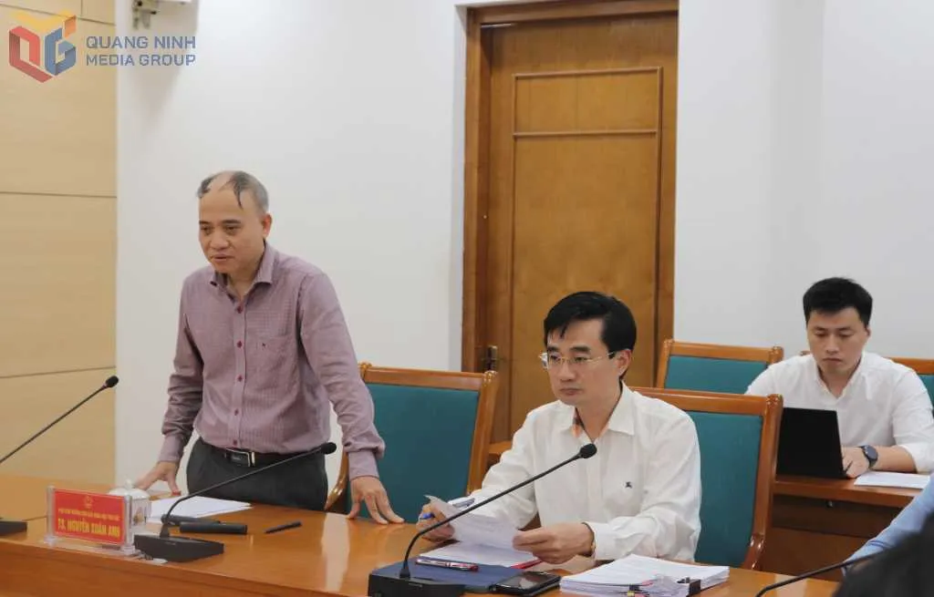 Quảng Ninh: Nghiên cứu lắp đặt thiết bị cảnh báo dông, lốc trên vịnh Hạ Long- Ảnh 1. Quảng Ninh: Nghiên cứu lắp đặt thiết bị cảnh báo dông, lốc trên vịnh Hạ Long- Ảnh 1.