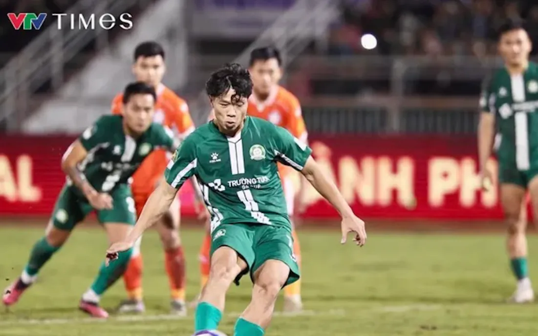 Công Phượng và các đồng đội đang đứng trước cơ hội được chơi ở V.League sau khi CLB Quảng Nam nhiều khả năng bỏ giải. Công Phượng và các đồng đội đang đứng trước cơ hội được chơi ở V.League sau khi CLB Quảng Nam nhiều khả năng bỏ giải.