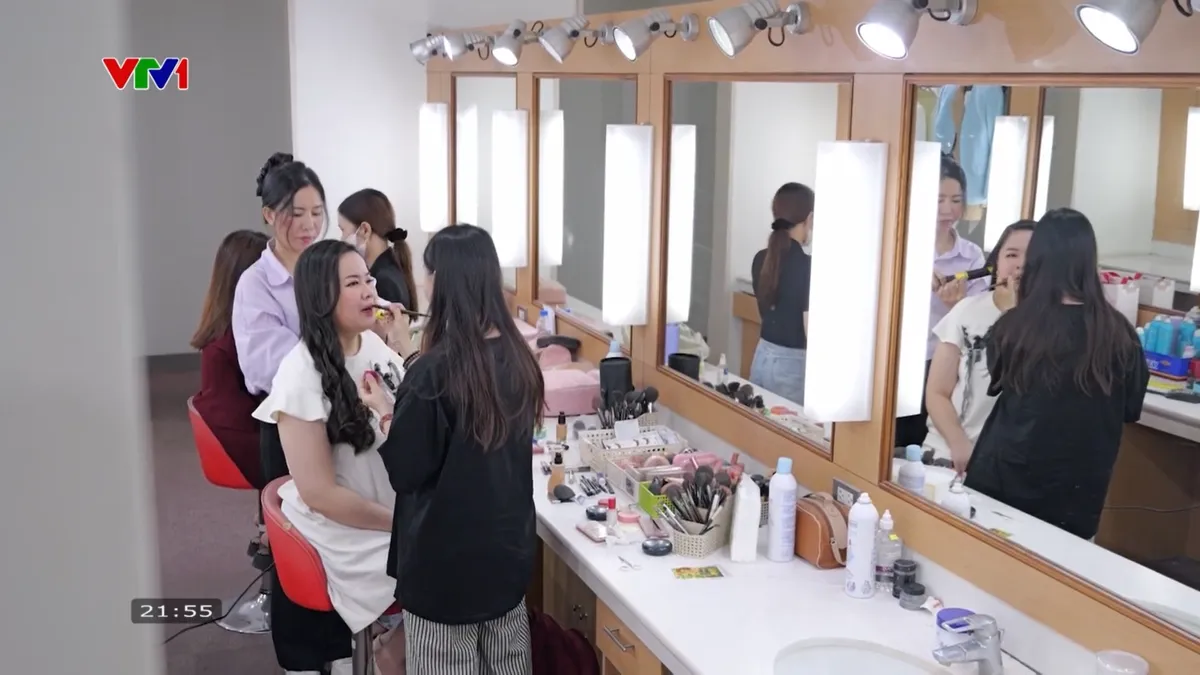 Ký ức VTV: Nữ MC khiếm thị đầu tiên trên sóng Đài THVN - Ảnh 2.