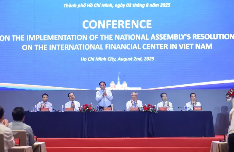 Thủ tướng chủ trì Hội nghị triển khai Nghị quyết của Quốc hội về Trung tâm tài chính quốc tế - Ảnh 2.