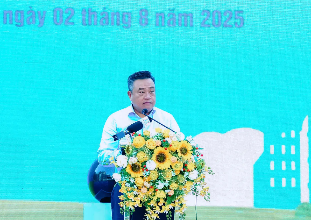 Hà Nội ra quân tổng vệ sinh môi trường tại 126 xã, phường- Ảnh 1.