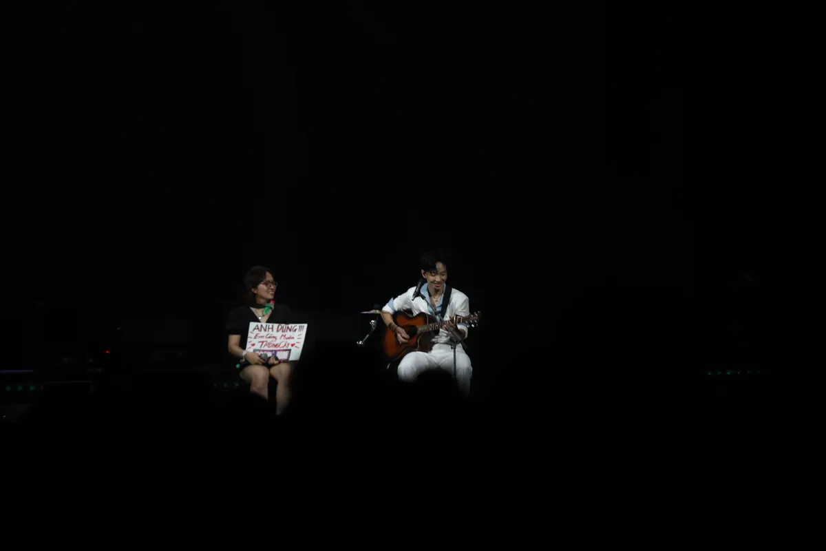 Hoàng Dũng bùng cháy trong concert "Xoay tròn", kỷ niệm 10 năm ca hát - Ảnh 5.