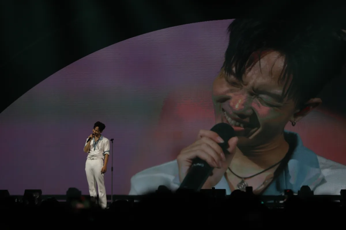 Hoàng Dũng bùng cháy trong concert "Xoay tròn", kỷ niệm 10 năm ca hát - Ảnh 13.
