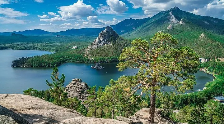 Trung Á trở thành điểm đến yêu thích mới của du lịch toàn cầu - Ảnh 1.