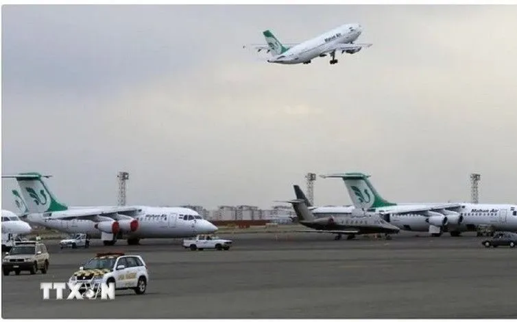 Các máy bay tại sân bay ở Iran (Ảnh: IRNA/TTXVN)