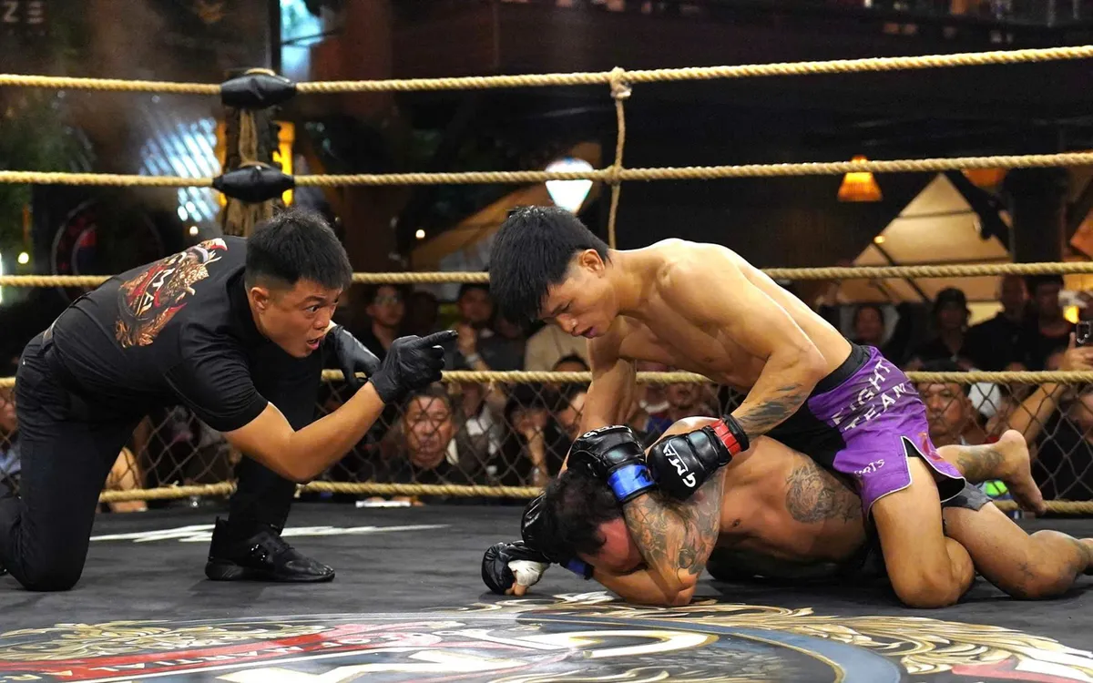 Bùi Trường Sinh có chiến thắng knock-out kỹ thuật lần thứ 2 trong năm 2025 ở đấu trường GMA - Thần võ.