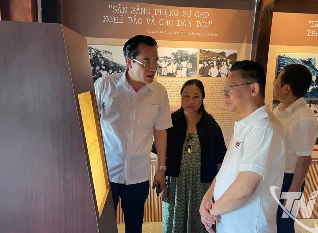 Đo&agrave;n c&ocirc;ng t&aacute;c VTV8 về nguồn tại Di t&iacute;ch Trường dạy l&agrave;m b&aacute;o Huỳnh Th&uacute;c Kh&aacute;ng- Ảnh 3.