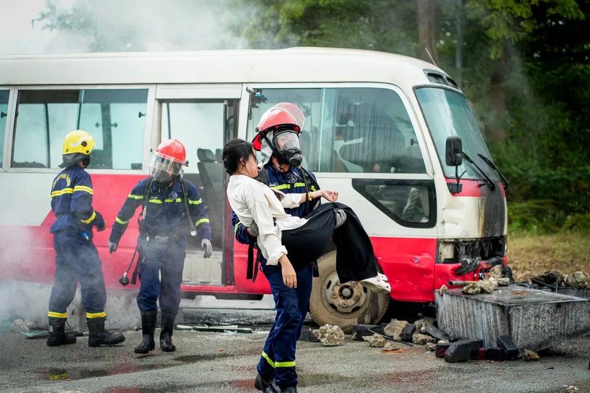 Chiến sĩ quả cảm - Tập 2: Diễn tiểu phẩm quá đà, nhiều nghệ sĩ bị phạt - Ảnh 5.