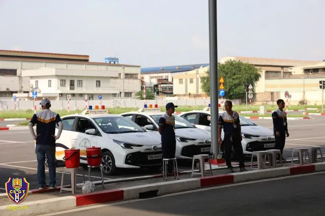 Hơn 3 tháng cả nước tổ chức hơn 2.000 kỳ sát hạch lái xe, gần 70% thi đỗ - Ảnh 1.