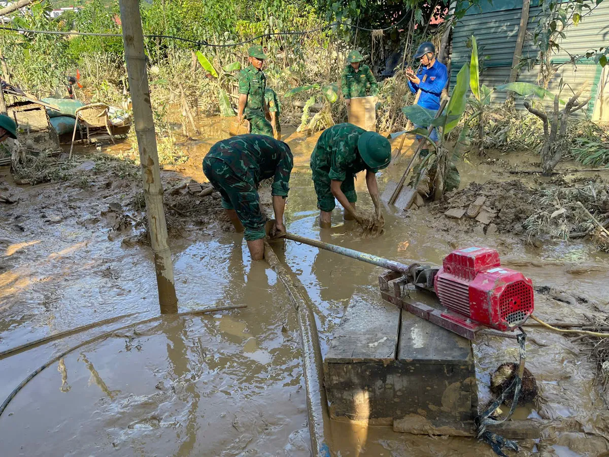 Bộ Quốc phòng yêu cầu khẩn trương khắc phục hậu quả mưa lũ, sạt lở đất ở Điện Biên, Sơn La, Nghệ An - Ảnh 1.