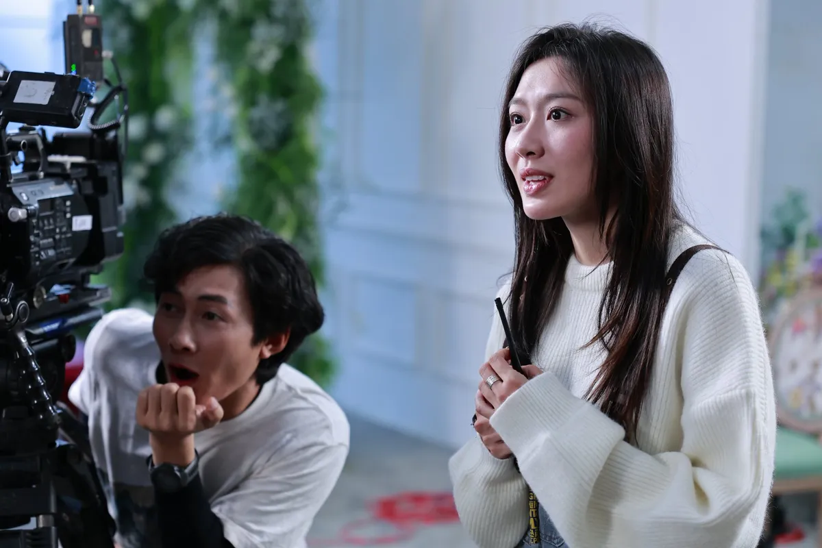 Đạo diễn Lê Hùng Phương: Khán giả khen, chê "Mặt trời lạnh" là điều dễ hiểu - Ảnh 4.