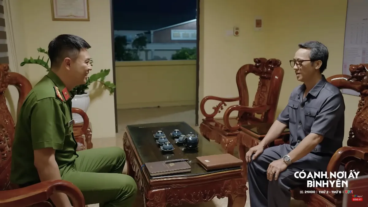 Có anh, nơi ấy bình yên - Tập 5: Huy nhận được đơn thư nặc danh tố cáo Chủ tịch xã - Ảnh 1.