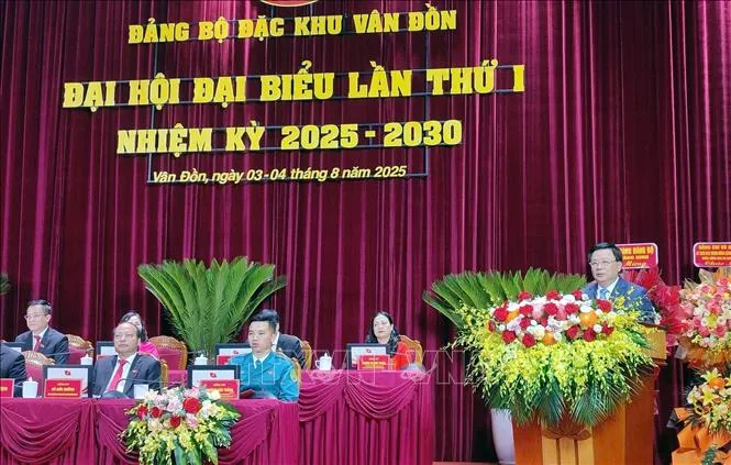Ủy viên Bộ Chính trị Nguyễn Xuân Thắng: Vân Đồn cần triển khai chính quyền số toàn diện - Ảnh 1.