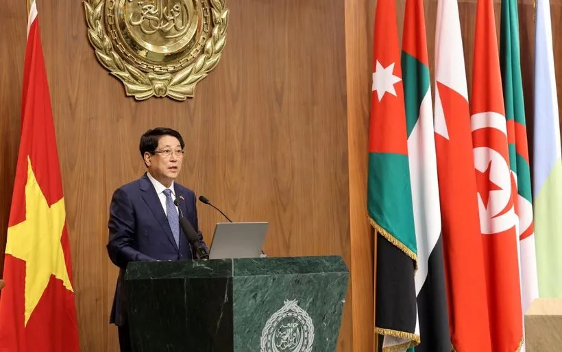 Chủ tịch nước Lương Cường phát biểu chính sách tại Trụ sở Liên đoàn Arab ở thủ đô Cairo, Ai Cập. (Ảnh: TTXVN)