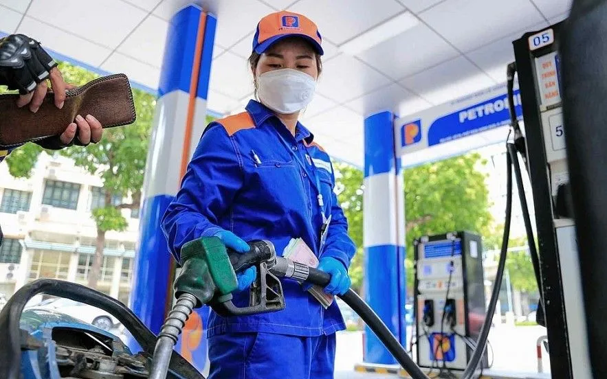 Cắt giảm toàn bộ điều kiện về tổng đại lý kinh doanh xăng dầu