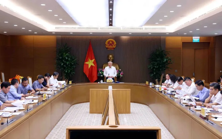 Sắc sảo trong đấu tranh, phản bác các quan điểm, sai trái thù địch trong tình hình mới - Ảnh 1.