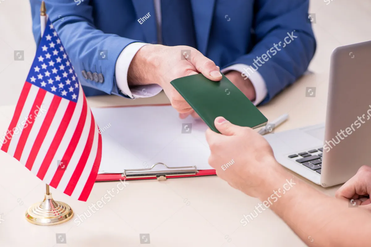 Mỹ thí điểm thu đặt cọc tối đa 15.000 USD cho visa du lịch - Ảnh 1.