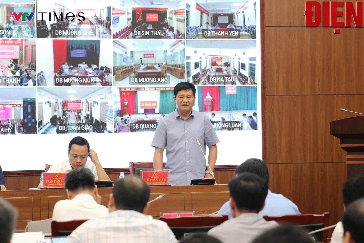 Điện Bi&ecirc;n họp khẩn trong đ&ecirc;m đặt mục ti&ecirc;u x&oacute;a nh&agrave; dột n&aacute;t trước 31/8 - Ảnh 2.